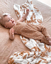 Load image into Gallery viewer, Swaddle - Gumnut

