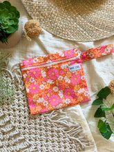 Load image into Gallery viewer, MINI WET BAG - Lottie
